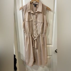 Button up, sleeveless, knee length dress